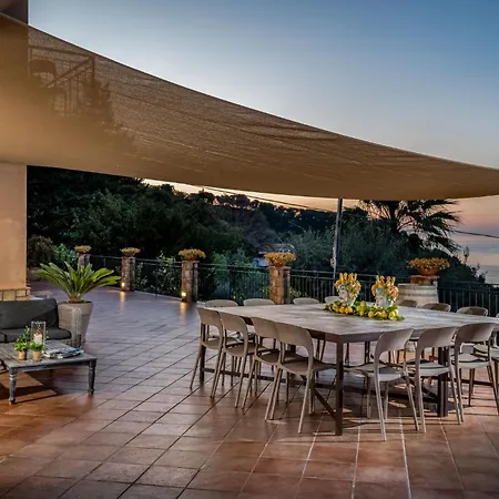 Provenza 12&4, Emma 빌라 체팔루