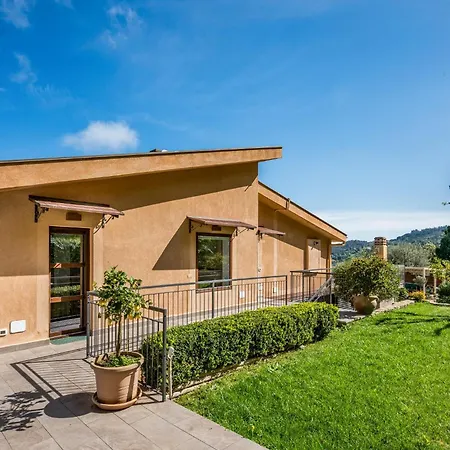 Provenza 12&4, Emma 체팔루