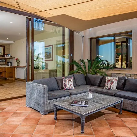 빌라 Provenza 12&4, Emma 체팔루