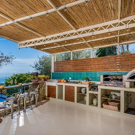 Provenza 12&4, Emma 체팔루