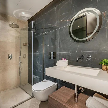 Provenza 12&4, Emma 빌라