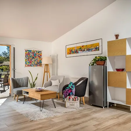 빌라 Provenza 12&4, Emma